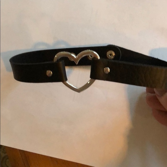 3/$21 Gothic heart choker on black strap - Picture 4 of 5